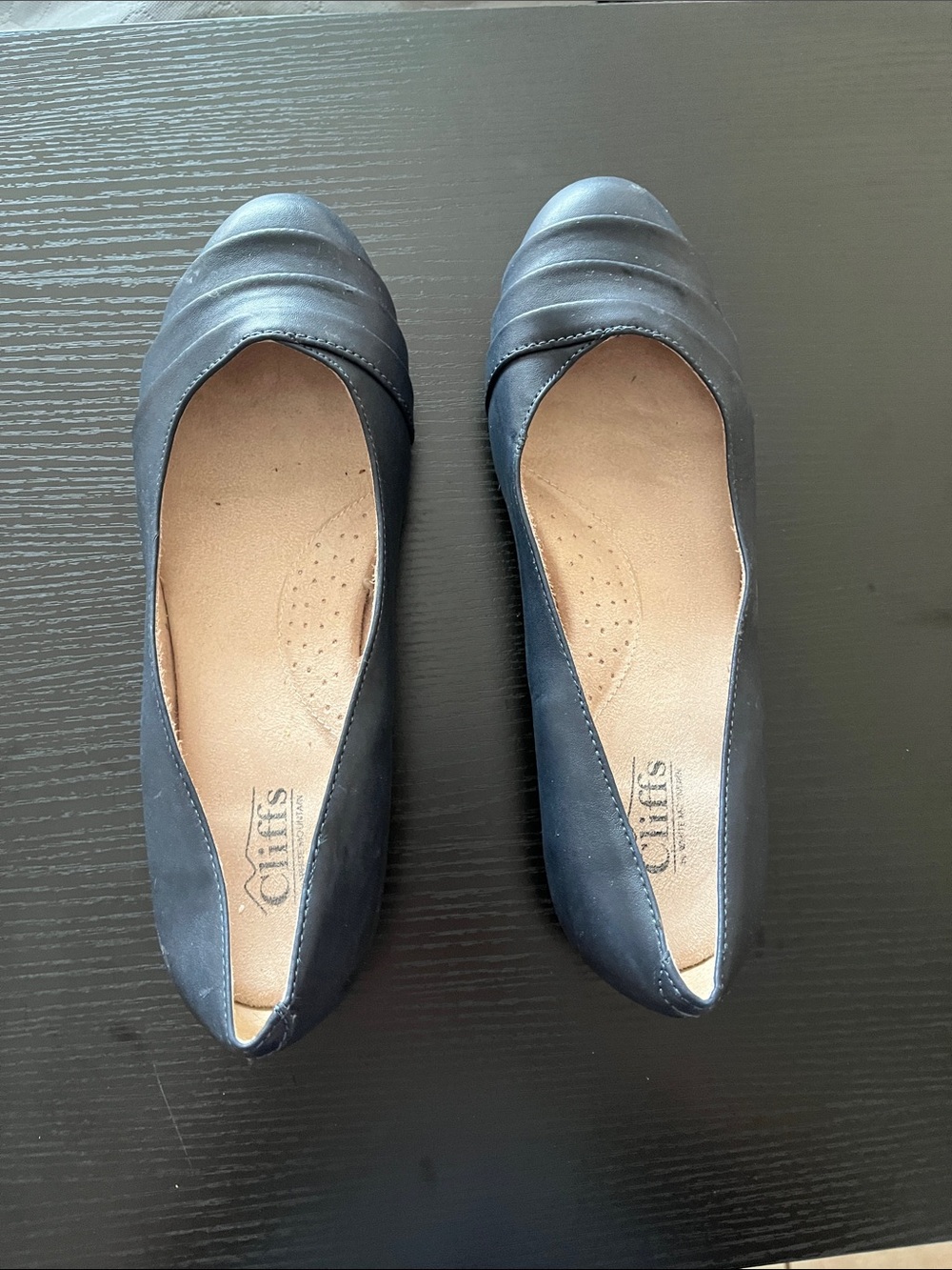 Cliffs by WHITE MOUNTAIN Black Women's Slip-On Ballet Flats